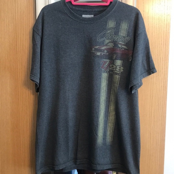 Camaro Z28 short sleeve XL tee shirt. Grey with yellow stripe and red - Picture 1 of 7